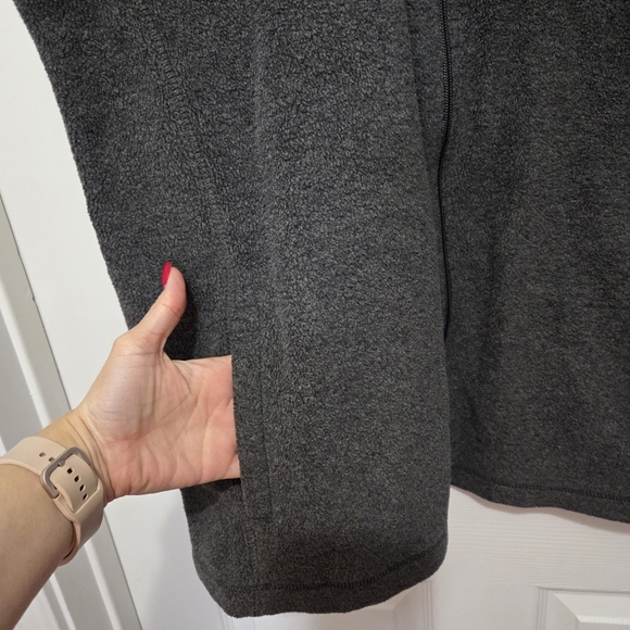 Croft & Barrow Men's Black & Gray Full Zip Sleeveless Fleece Vest Size XL - Picture 3 of 8